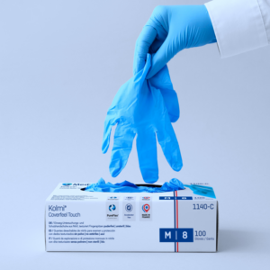 mise en situation gants bleu – GANT NITRILE KOLMI® COVERFEEL TOUCH
