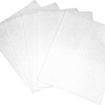 Produktfoto hygiene und pflege weiß – KOLMI® AIRLAID GEPRÄGTE PFLEGEKOMPRESSE 50 G/M²